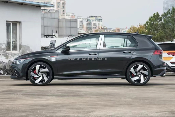 Efficiëntie en vermogen gecombineerd 2023 Volkswagen Golf GTI met maximaal koppel 350 Nm