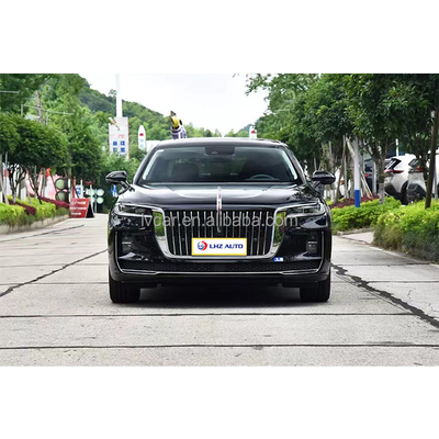 185kW Maximaal vermogen HongQi H9 Populaire Chinese auto met linkshandige aandrijving en brandstofvermogen