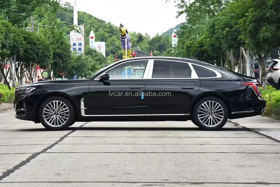 185kW Maximaal vermogen HongQi H9 Populaire Chinese auto met linkshandige aandrijving en brandstofvermogen