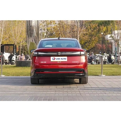 2024 Volkswagen ID7 Long Range Pure Electric Sedan met een batterijcapaciteit van 84,8 kWh Groen
