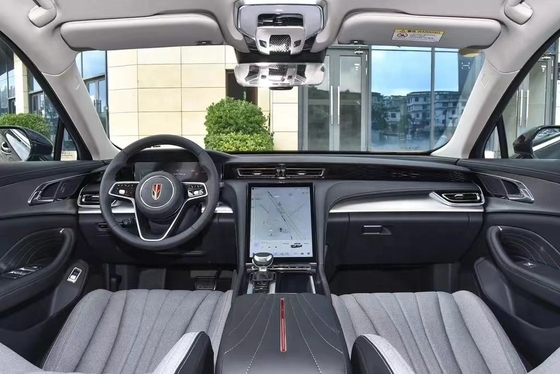 Chinese middellange tot grote sedan HongQi H5 met een motorcapaciteit van 4,1-6 liter en hoge vraag