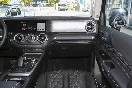 Tank 300 Offroadvoertuig met automatische airconditioning en touchscreentechnologie