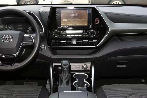 Panoramisch dak en gemak 2023 Toyota Highlander SUV