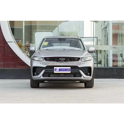 - Geely Xingyue 2.0T SUV met 8 versnellingen en automatische airconditioning.