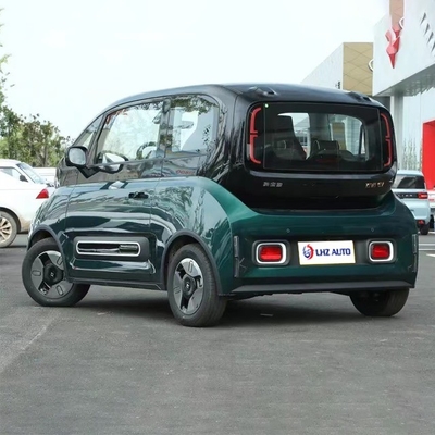 Volwassen mini-energievoertuig met een batterijcapaciteit van 31,9 kWh en een laadtijd van 0,5 uur in 2024