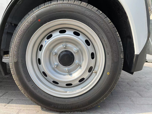 Feidi Q2V witte vrachtwagen met automatisch hefsysteem en 250 km bereik