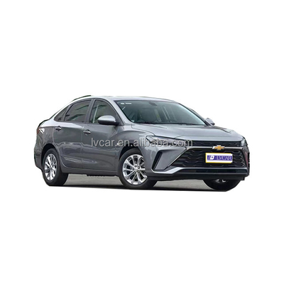 Elektrische voorruit en ESC 2022 Chevrolet Monza Hybrid met donker leer interieur