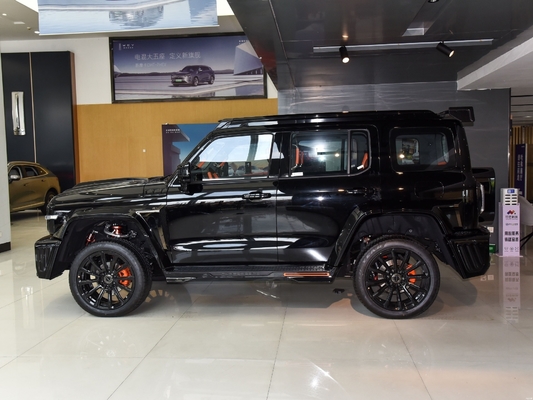 Tank 300's beste off-road voertuig met touchscreen en multifunctionele stuurwiel.