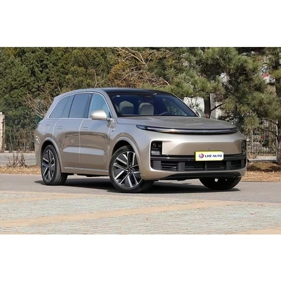 Li L8's beste grote SUV met leerzitjes en automatische klimaatregeling.