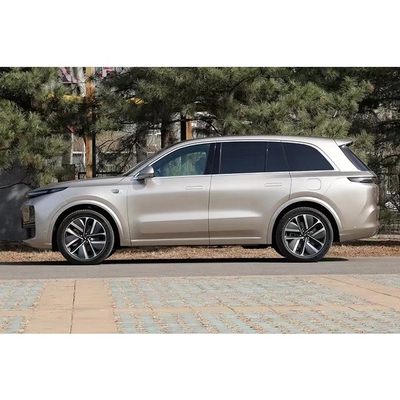 Li L8's beste grote SUV met leerzitjes en automatische klimaatregeling.