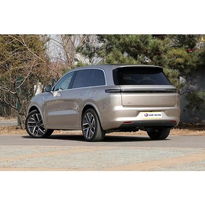 Li L8's beste grote SUV met leerzitjes en automatische klimaatregeling.