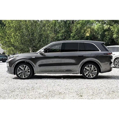 Li L8 6 zitplaatsen groot SUV plug-in hybride energievoertuig voor huishoudens in 2024