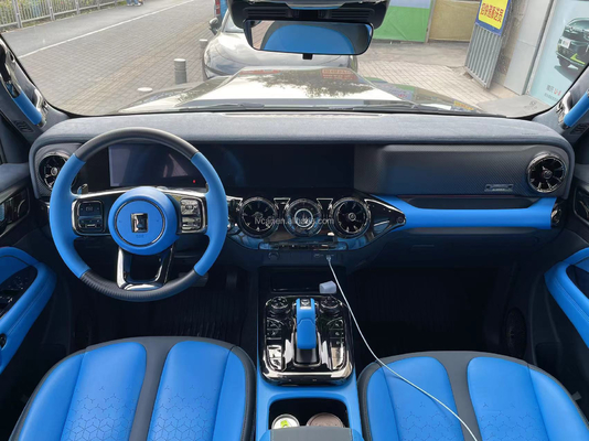 Tank 300 SUV Auto met achtercamera en automatische airconditioner in aangepaste versie