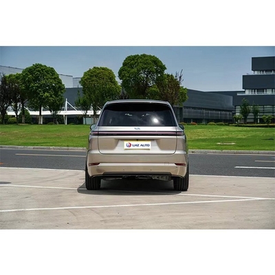 Li L9 De Chinese auto met lange uithoudingsvermogen en 6 zitplaatsen plug-in hybride nu in Rusland