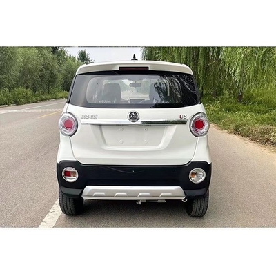 Elektrische auto voor ouderen zonder rijbewijs 6 uur opladen