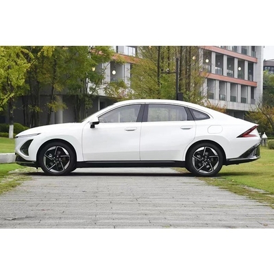 De sedan van 2024 van Wuling Motors' A-klasse met maximale snelheid 145 km/u en lange duurzaamheid