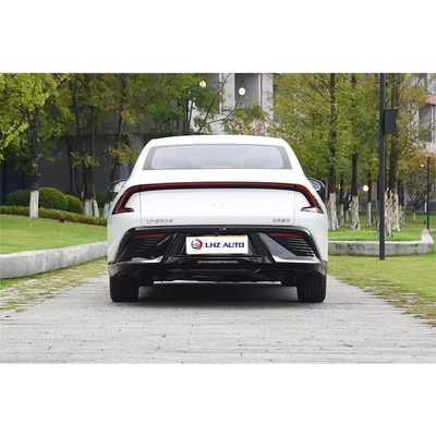 De sedan van 2024 van Wuling Motors' A-klasse met maximale snelheid 145 km/u en lange duurzaamheid