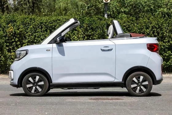 Links stuur Wuling Hongguang Mini Pure Electric Vehicle voor milieuvriendelijk woon-werkverkeer