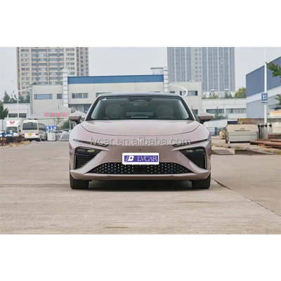 Nezha S'revolutionaire energie auto met 1 160 km rijbereik en ACC cruise control.