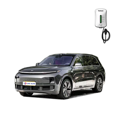 Zilveren Li Xiang L8 MAX Elektrische EV-auto Multifunctioneel stuur Panoramisch zonnedak
