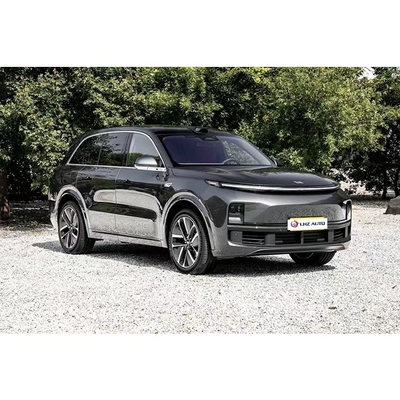 Zilveren Li Xiang L8 MAX Elektrische EV-auto Multifunctioneel stuur Panoramisch zonnedak