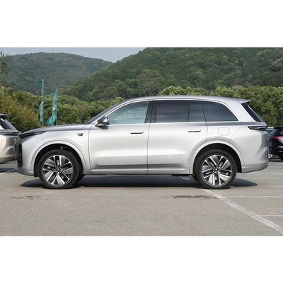 Zilveren Li Xiang L8 MAX Elektrische EV-auto Multifunctioneel stuur Panoramisch zonnedak