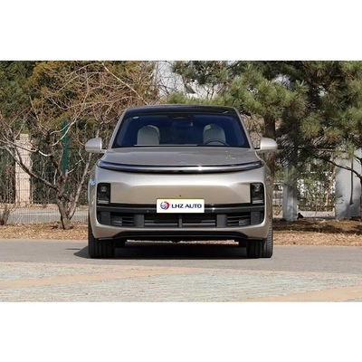 Zilveren Li Xiang L8 MAX Elektrische EV-auto Multifunctioneel stuur Panoramisch zonnedak
