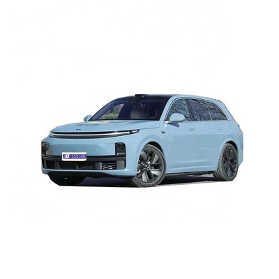 LiXiang L7 model met vierwielaandrijving multifunctioneel stuur en autotoonmaak-systeem