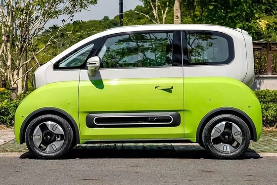 Touchscreen Wuling Baojun Vier deuren Vijf zitplaatsen Energievoertuig met 4 voorwaarts schakelen